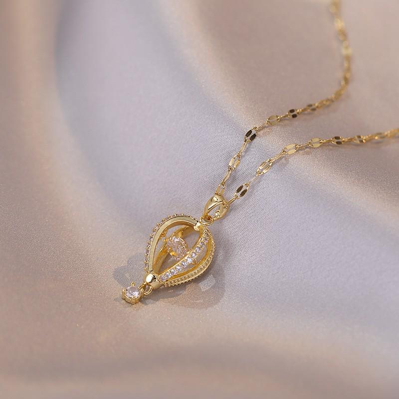 Women's Fashion Heart Pendant Necklace - Elegant, Simple Design, Versatile Clavicle Chain Jewelry