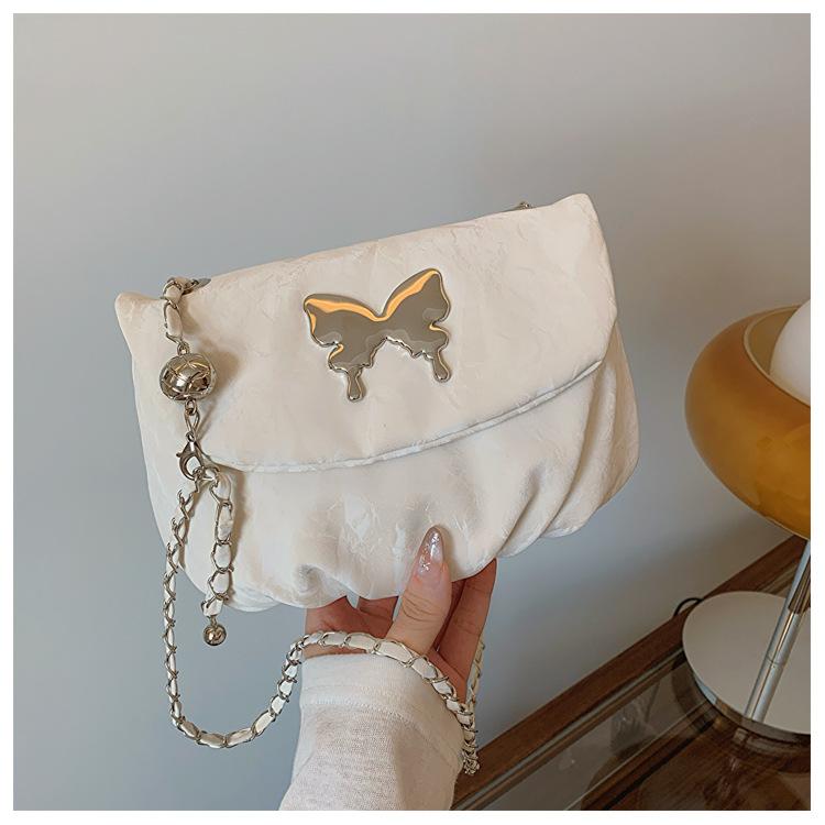 

Niche summer aesthetic personality fashion chain shoulder messenger bag women s 2024 new casual pleated saddle bag білий