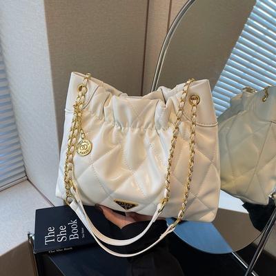 Rhombus Chain Bag Women's Large-capacity New Versatile Niche Design Shoulder Messenger Bag Soft Leather Bucket Bag