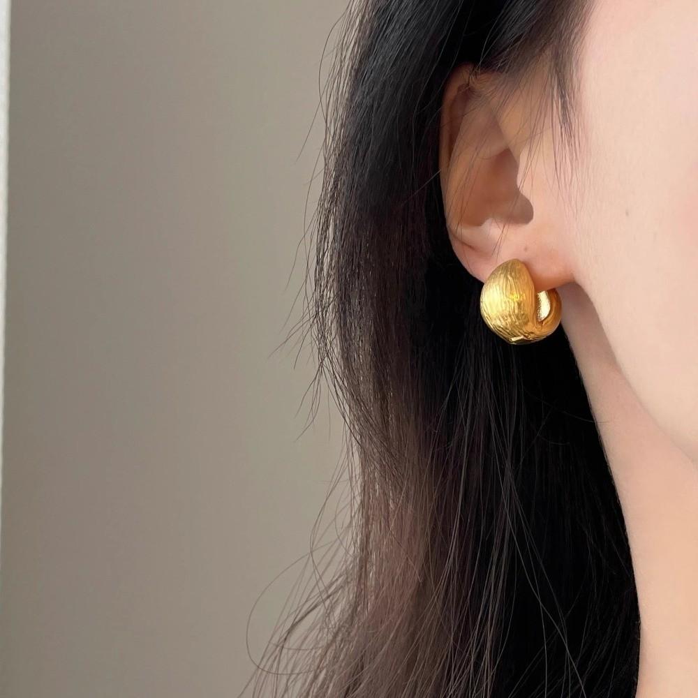 Trendy Style Matte Finish Vintage Earrings Gold Plated Geometric Design Ear Clip Curved Shape Ball Earrings Women Jewelry