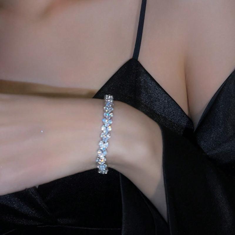 1pc Luxurious High-End Love & Diamond Decoration Shiny Bracelet, Suitable for Women To Wear on Daily, Festival and Party Occasions