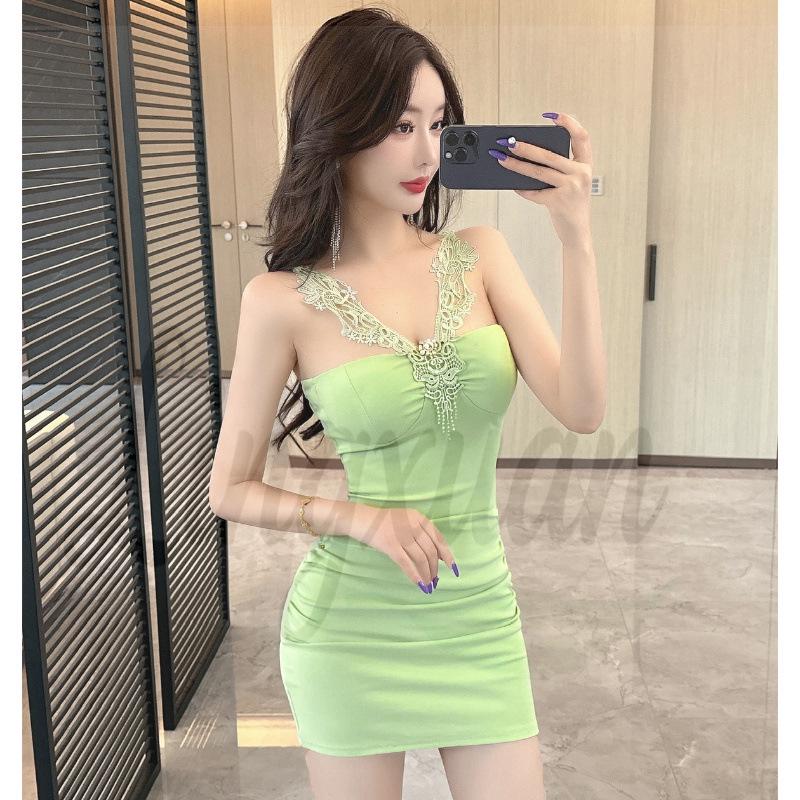 

Lace Halter Neck Pleated Dress - Slim-Fit, Strapless, Bodycon, Short Skirt Small зелений
