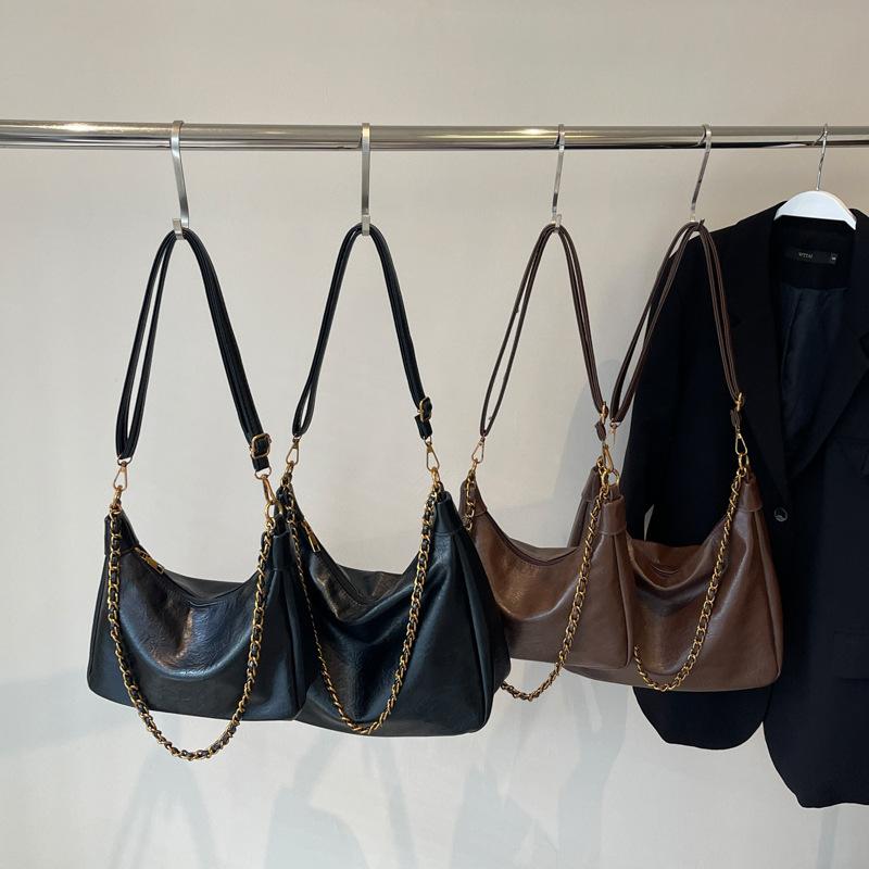 Autumn and winter plush bag women's new autumn and winter women's bag trendy versatile large-capacity shoulder messenger bag
