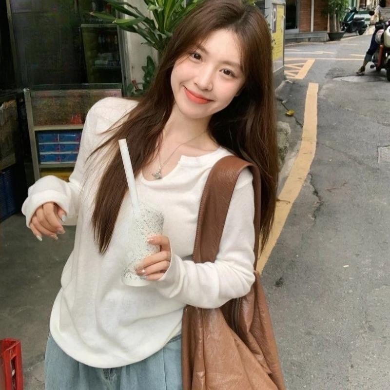 

Однотонный трикотажный свитер с V-образным вырезом и длинными рукавами, с непринужденной и стройнящей футболкой в качестве внутреннего слоя one size белый