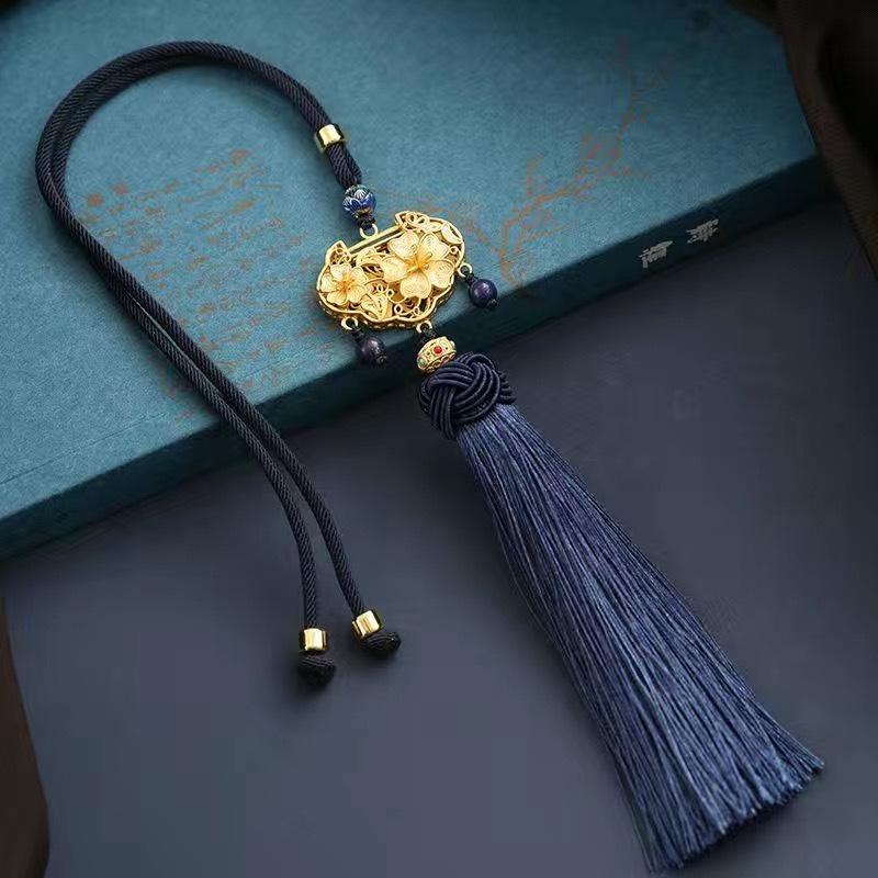 Elegant Gold Ruyi Lock Car Pendant: Rearview Mirror Tassel for Peace and Style