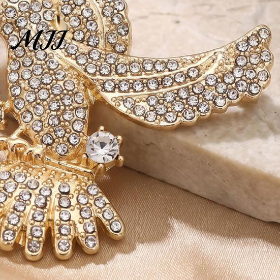Women Bird Jewelry Rhinestone Hummingbird Brooch, Flying Lapel Pin, Golden Plated Accessory for Clothing Scarf Hat Polished Alloy Brooch