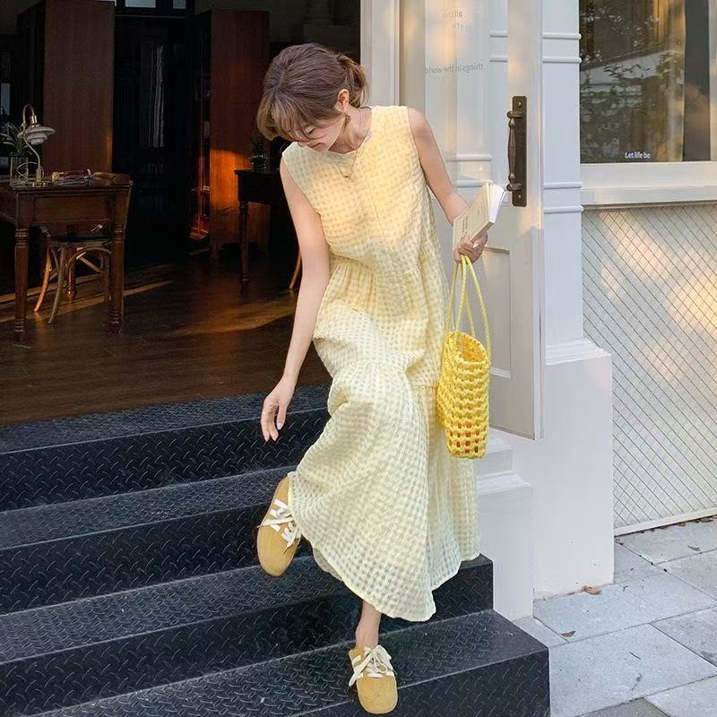 Summer Sleeveless Plaid Dress Women's 2026 New Thin A-word Skirt Casual Commuter Vacation Style Skirt