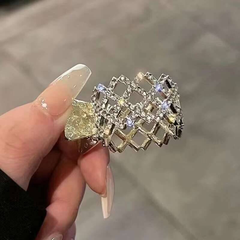 New Rhinestone Pearl Crab Hair Clip Women Fixed Ponytail Hairpin Holder Barrettes Y2k Girls Hair Accessories Claw Clip