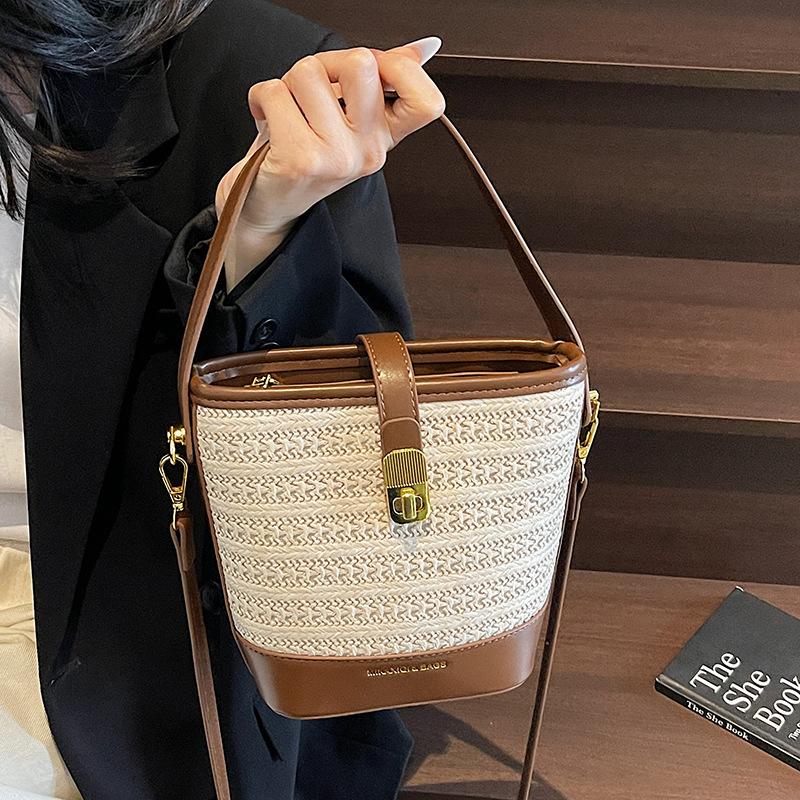 This Year, It Is Popular for Leisure, High-end Vacation Style, Straw-woven Portable Bucket Bag, Fashionable and Simple Commuter Versatile Messenger