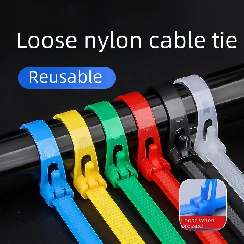 Nylonové stahovací pásky k opakovanému použití s ​​černobílými plastovými přezkami, volně padnoucí design