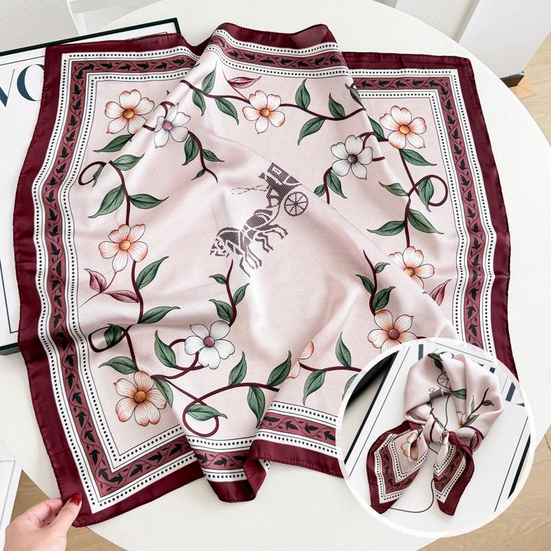 Damski jedwabny szalik w koreańskim stylu: Wszechstronny kwadratowy szalik z kamelią na wiosnę i jesień - do noszenia na szyi, na torebce lub we włosach