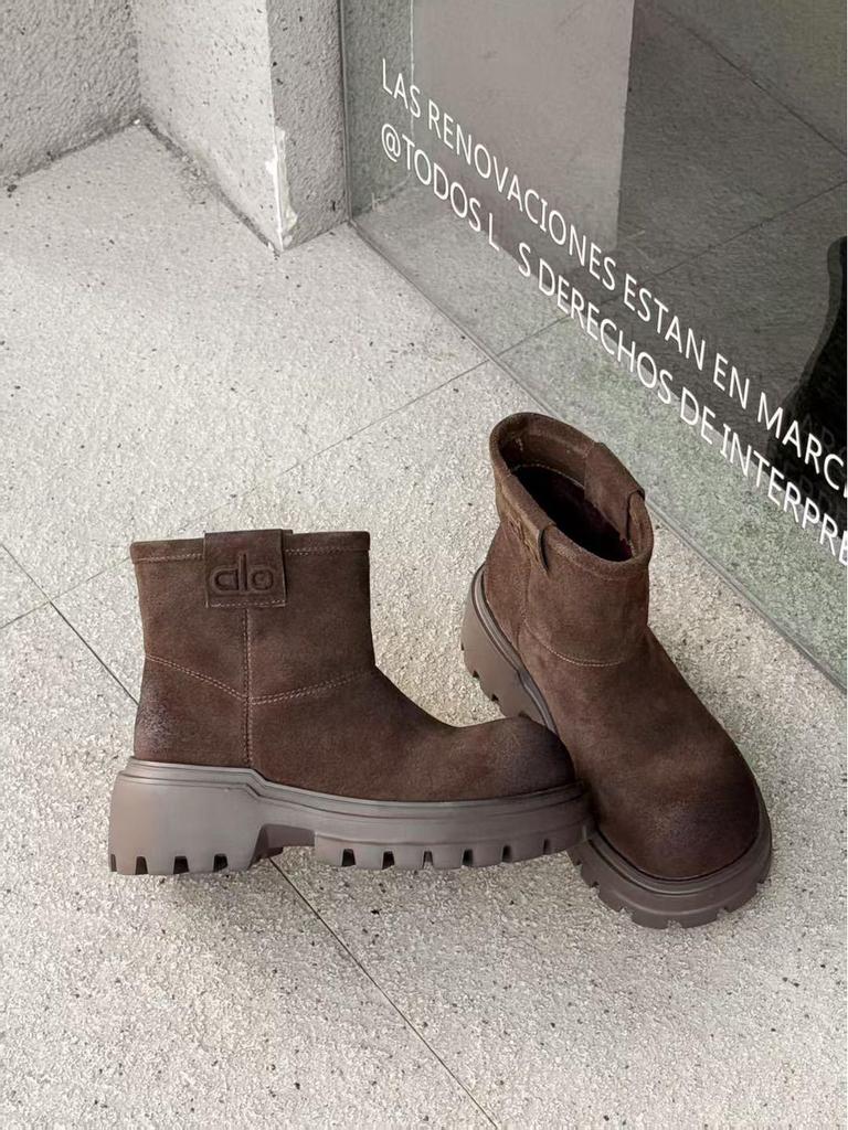 Women's Retro Capybara Chelsea Ankle Boots - Genuine Leather, Big Head Martin Style for 2025 Autumn Fashion