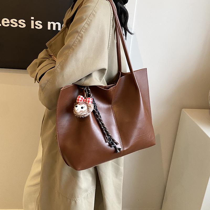 Solid color crossbody underarm bag 2025 new retro tote bag Korean version casual commuting large capacity shoulder bag
