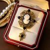 Vintage Court Hollowed-out Diamond-encrusted Exquisite Relief Corsage