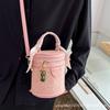 Bags women's bags 2025 new autumn and winter high-end niche cylinder handbags bucket bags versatile and popular messenger bags