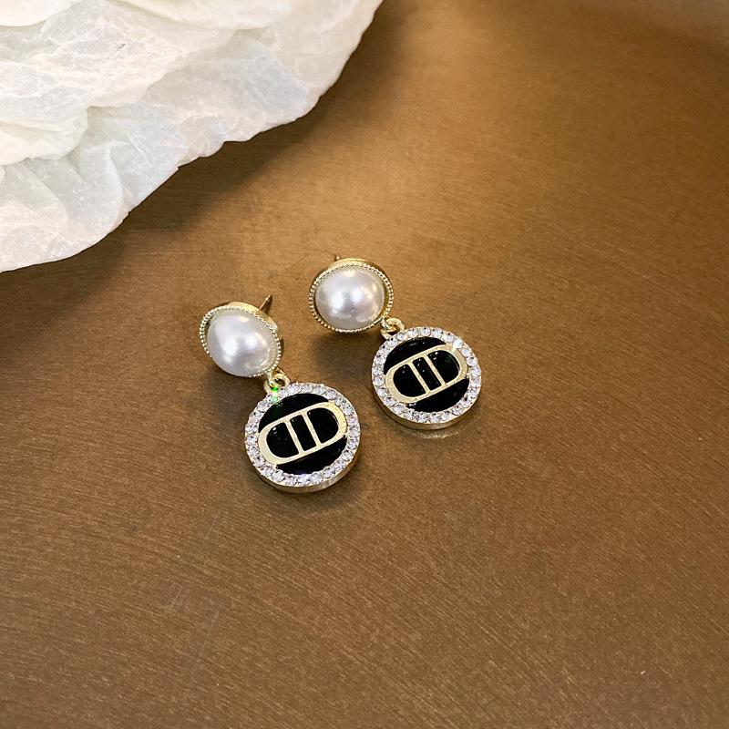 Black retro flower butterfly earrings temperament high-end stud earrings fashion niche versatile light luxury earrings