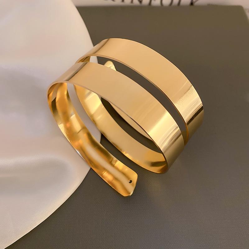 European-American Open Arm Cuff Bracelet - High-End, Versatile, and Exaggerated Fashion Jewelry for Women