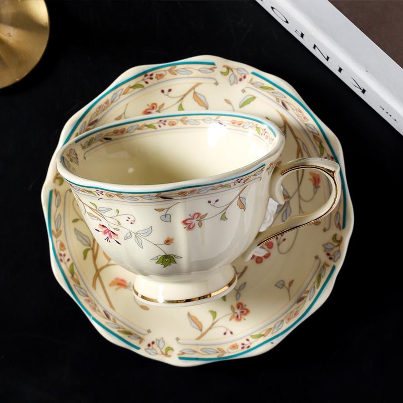 European-style Gold-Rimmed Coffee Cups And Saucers Ceramic Flower Design Coffee Cup Perfect for Cappuccino Latte