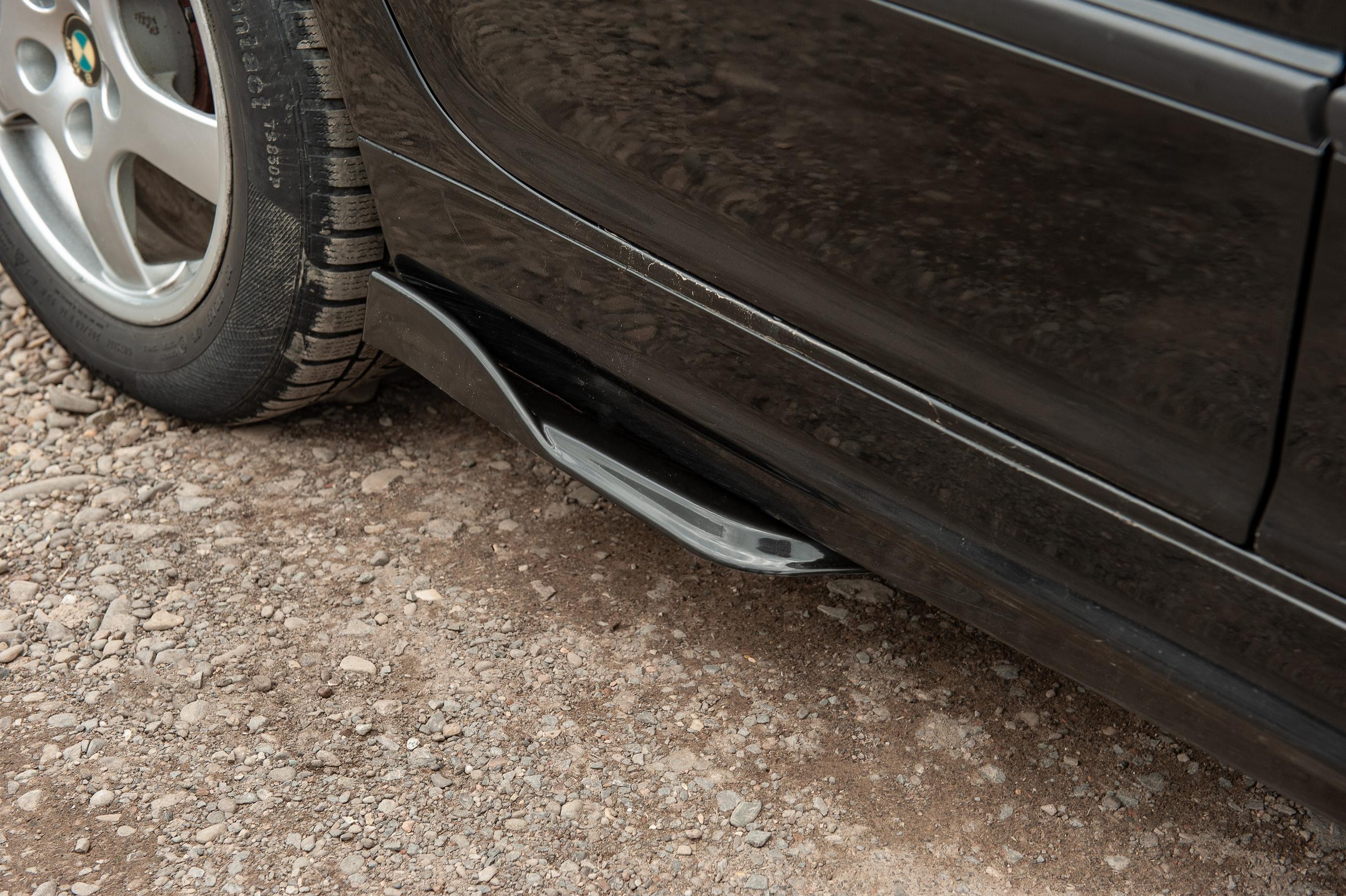 

Universal Flap side sill pads type E (2 pcs, black gloss, ABS plastic)