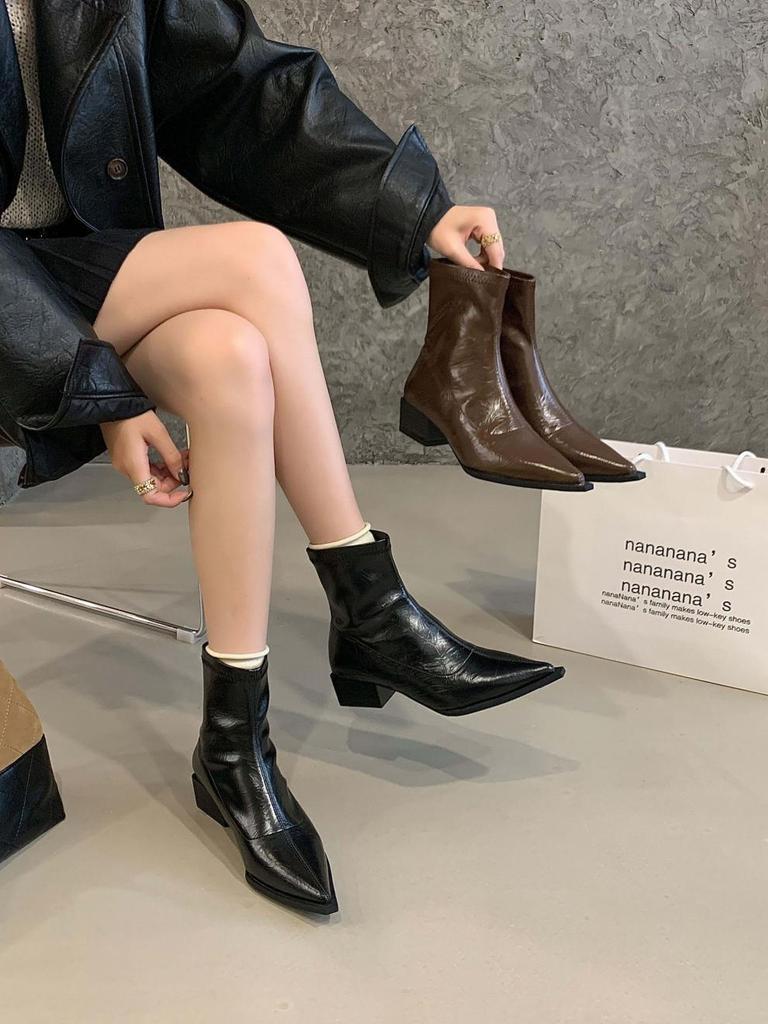 Spitze europäische und amerikanische Stiefeletten Damen neu 2025 Herbst und Winter Damenstiefel Mode dicker Absatz dünne Stiefel Nischendesign Martin-Stiefel