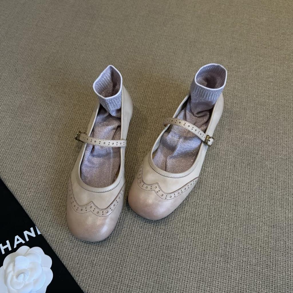 Cowhide version~ Flat-bottomed Brock engraved small leather shoes for women's 2025 spring and autumn new leather round head Mary Jane single shoes