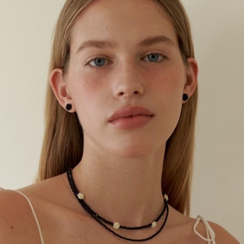 LOVE ME MONSTER 5 Rose Crystal Choker_2Color