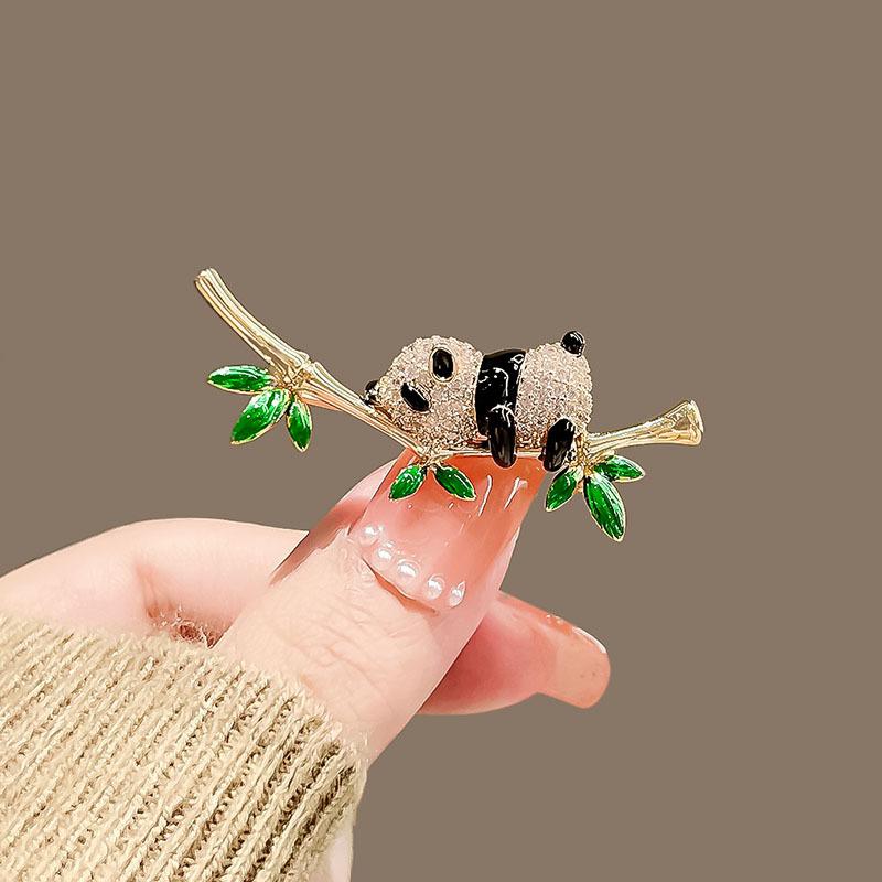 Cute Panda Brooch Female High-End Niche Animal Brooch Anti-Light Bamboo Pin Clothing Accessories
