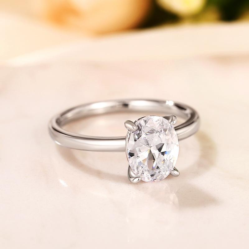 Huitan Oval Cut Cubic Zirconia Rings for Women Simple and Classic Design Wedding Engagement Promise Accessories Eternity Jewelry