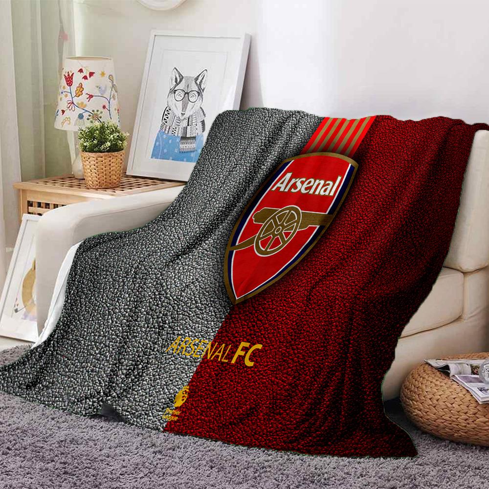 Arsenal Football Club Crest Flannel Blanket, Soft Polyester, Modern Design, All-Season for Camping, Travel, Gifts for Holidays or Birthdays