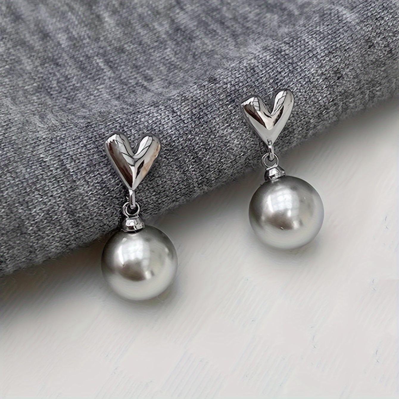

High-grade grey earrings for women, popular style, light luxury, heart-shaped earrings