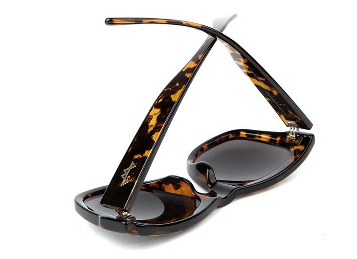Sodamon Horn-Rimmed Sunglasses Fashion Black Sunglasses Mirror Sunglasses Ht601-C02