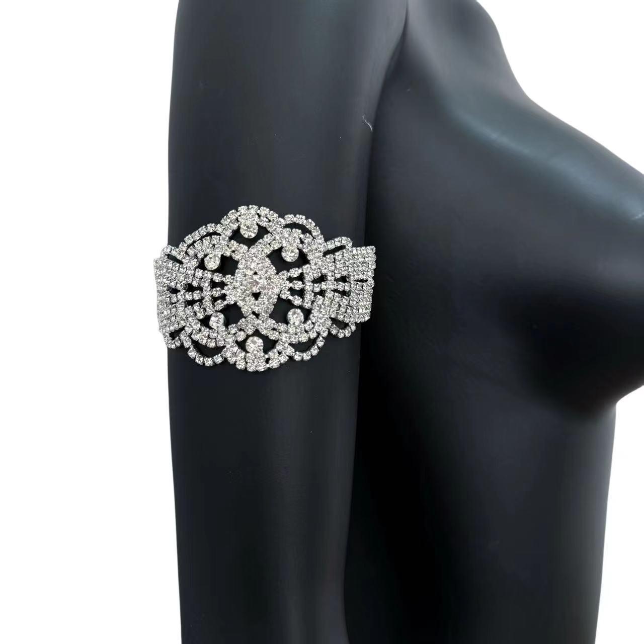 

Women s Rhinestone Flower-Shaped Mesh Arm Chain Jewelry золотой