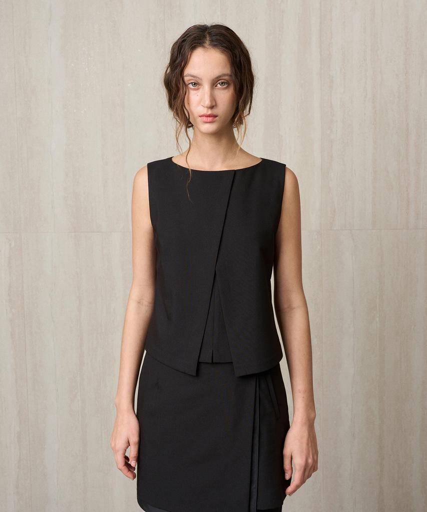 RE RHEE Sleeveless Layered Vest
