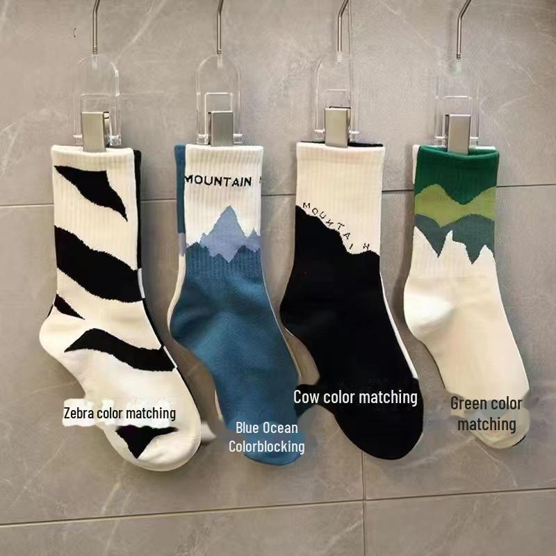 

Асимметричные нейтральные носки средней длины в тренде — креативный уличный стиль Green Color Block