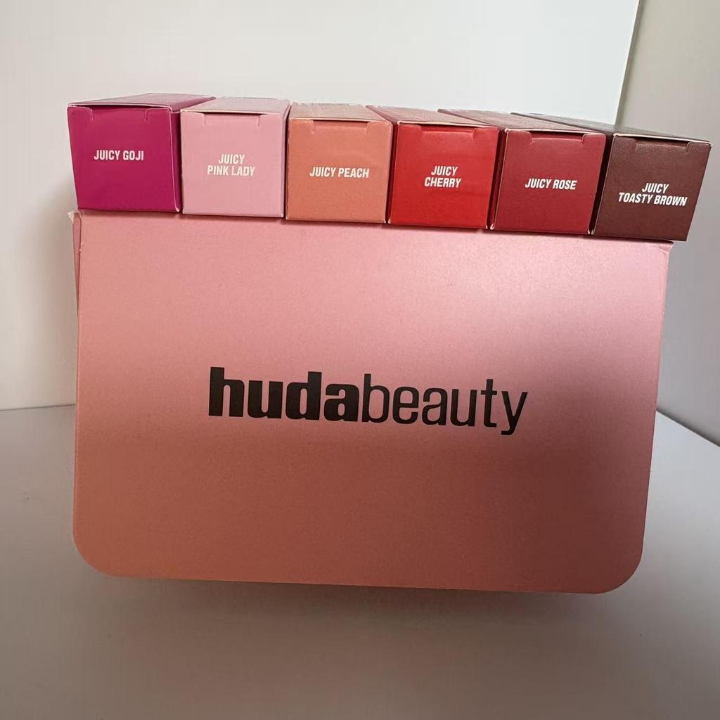 Huda Beauty Moisturizing Clear Gel Lip Oil Gloss