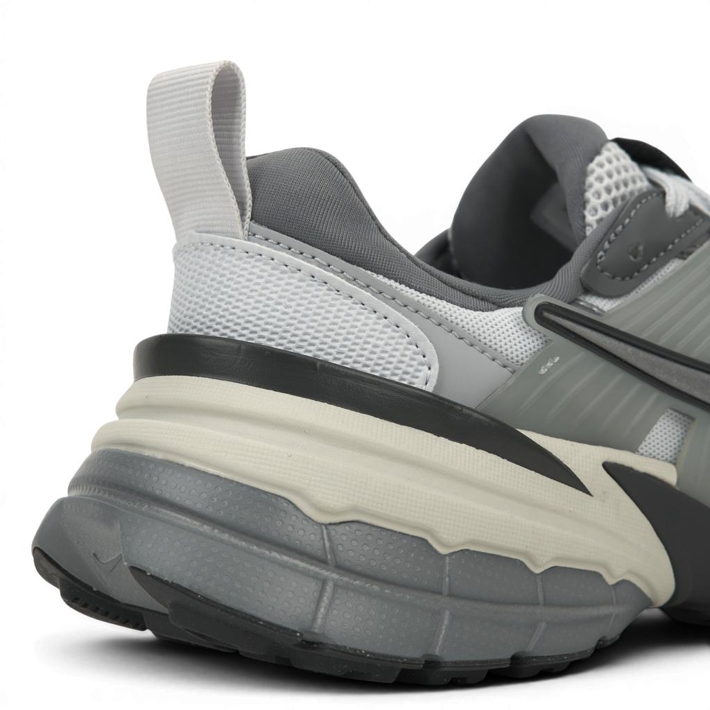 Nike V2K Run Pure Platinum Wolf Grey Dames Sneakers Cool-Grey Metallic-Cool-Grey FD0736-003