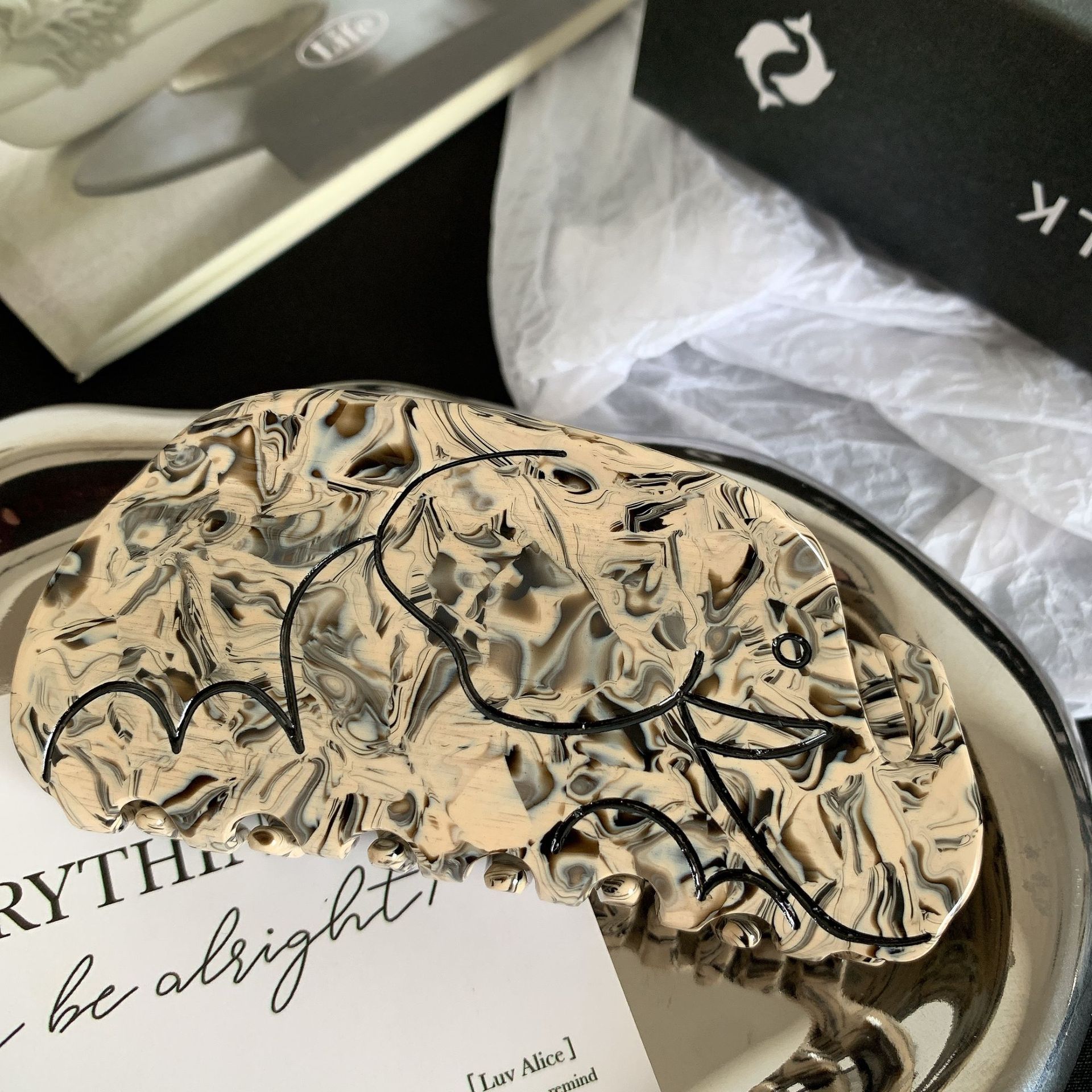 

1pc Small niche design, auspicious elephant clip, high-end elephant hair clip, hair clip, shark clip, hair accessory, female