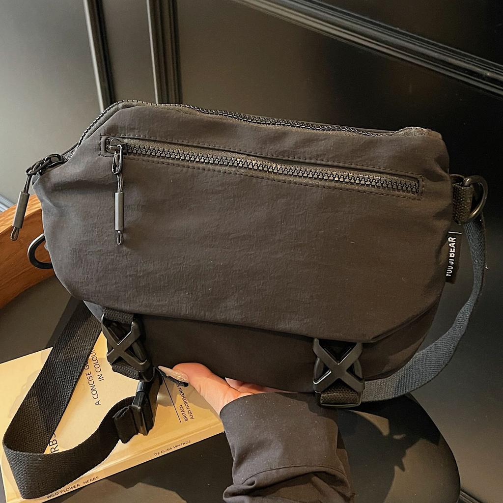 New Sports and Leisure Simple Messenger Bag Female Commuter Mailman Bag Versatile Cycling Backpack Large Capacity Shoulder Bag