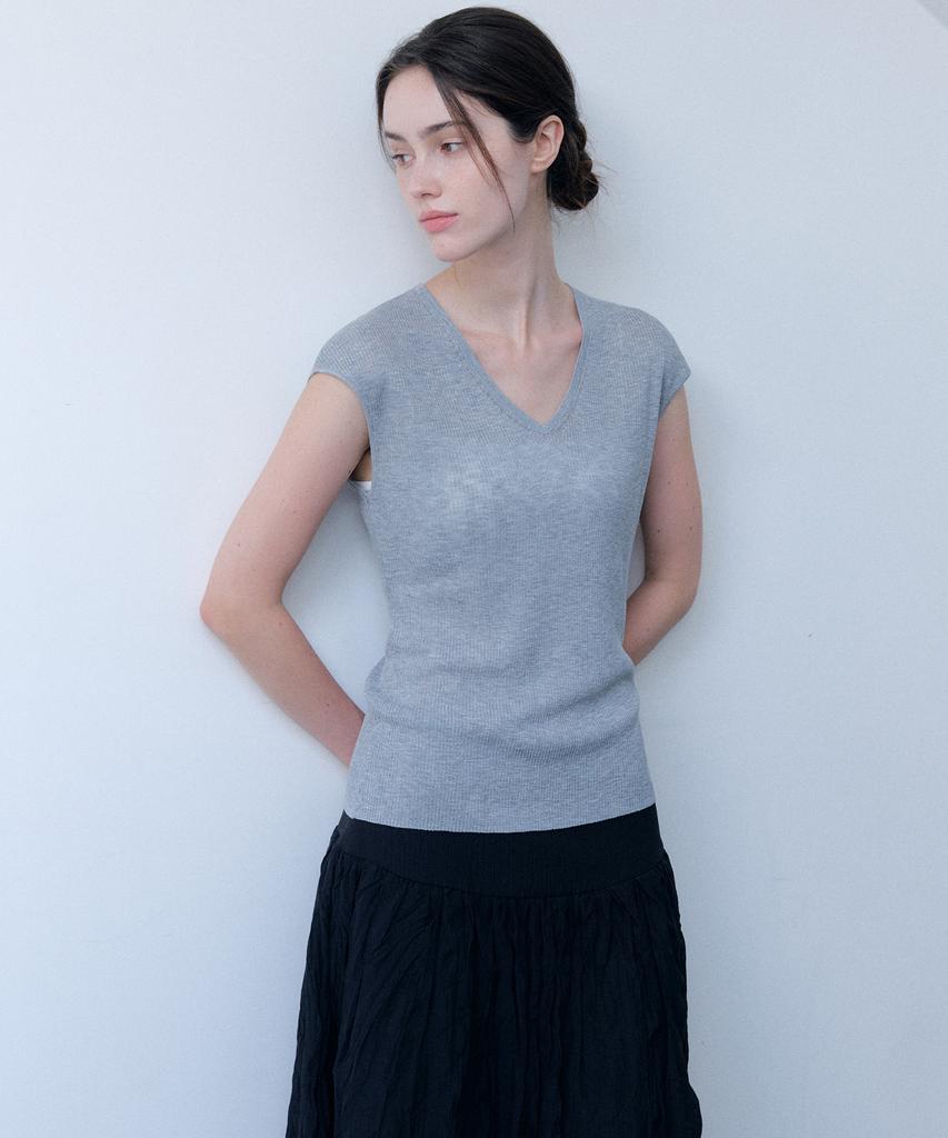 Meojiaenminggeul Rosé Soft Sheer Rib Short Sleeve V-Neck Knit Top (Gray)