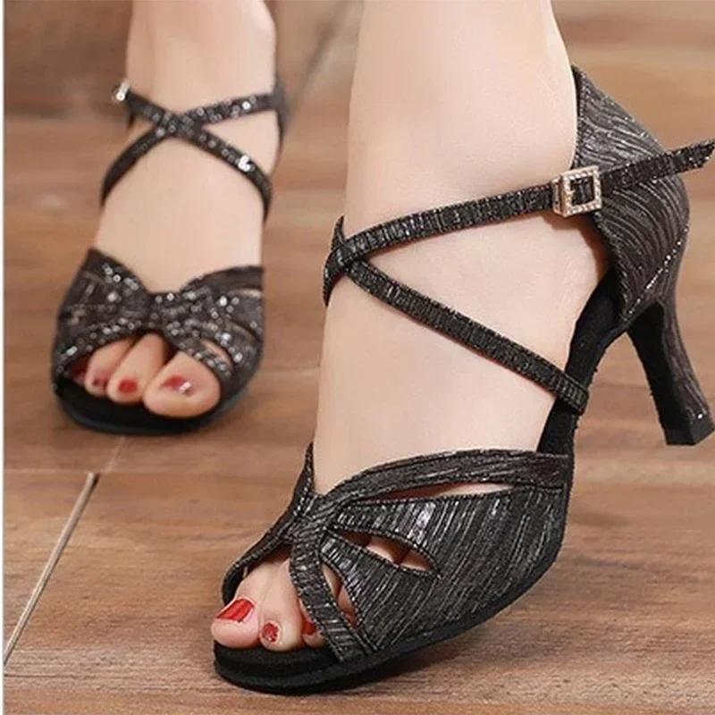 Dámské Boty pro latinskoamerický tanec Dámské Tango Taneční Boty Měkká podešev Party Salsa Taneční boty Dívčí sandály na vysokém podpatku 5,5 / 7,5 cm