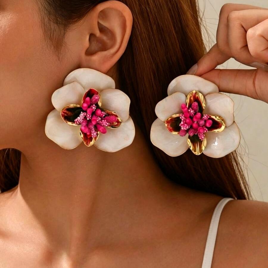 Exquisite Large White Enamel Flower Stud Earrings for Women Fashion Female Wedding Party Daily Wear Jewelry Accessories