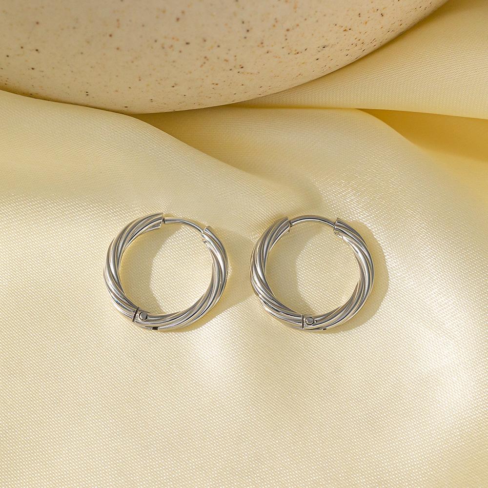 

ins Fashion Circle Ear Buckle Plated 18K Gold Niche Premium Earrings Fashion Simple Temperament Earrings Women