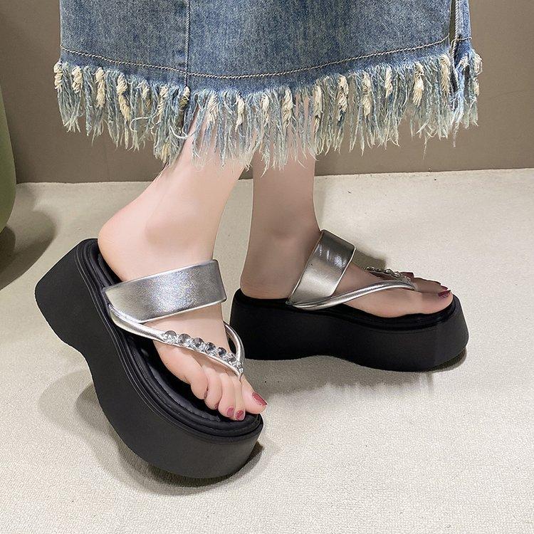 Flip-flops dam trendiga ytterkläder 2024 höst nya koreansk version mode strass tå tjock botten coola tofflor dam