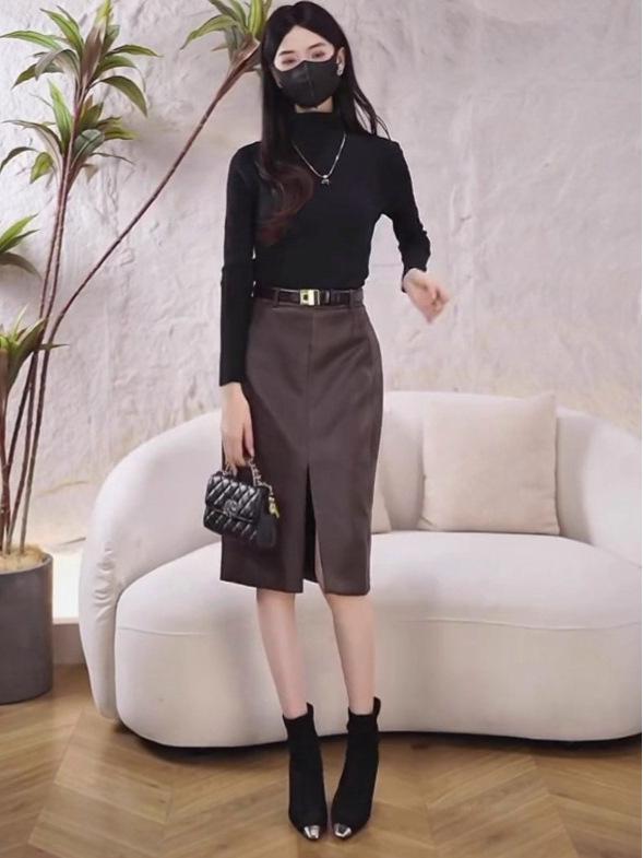 Korean Retro High-Waist Slit Leather Skirt - Autumn/Winter Mid-Length, Slimming, Versatile Design for Women