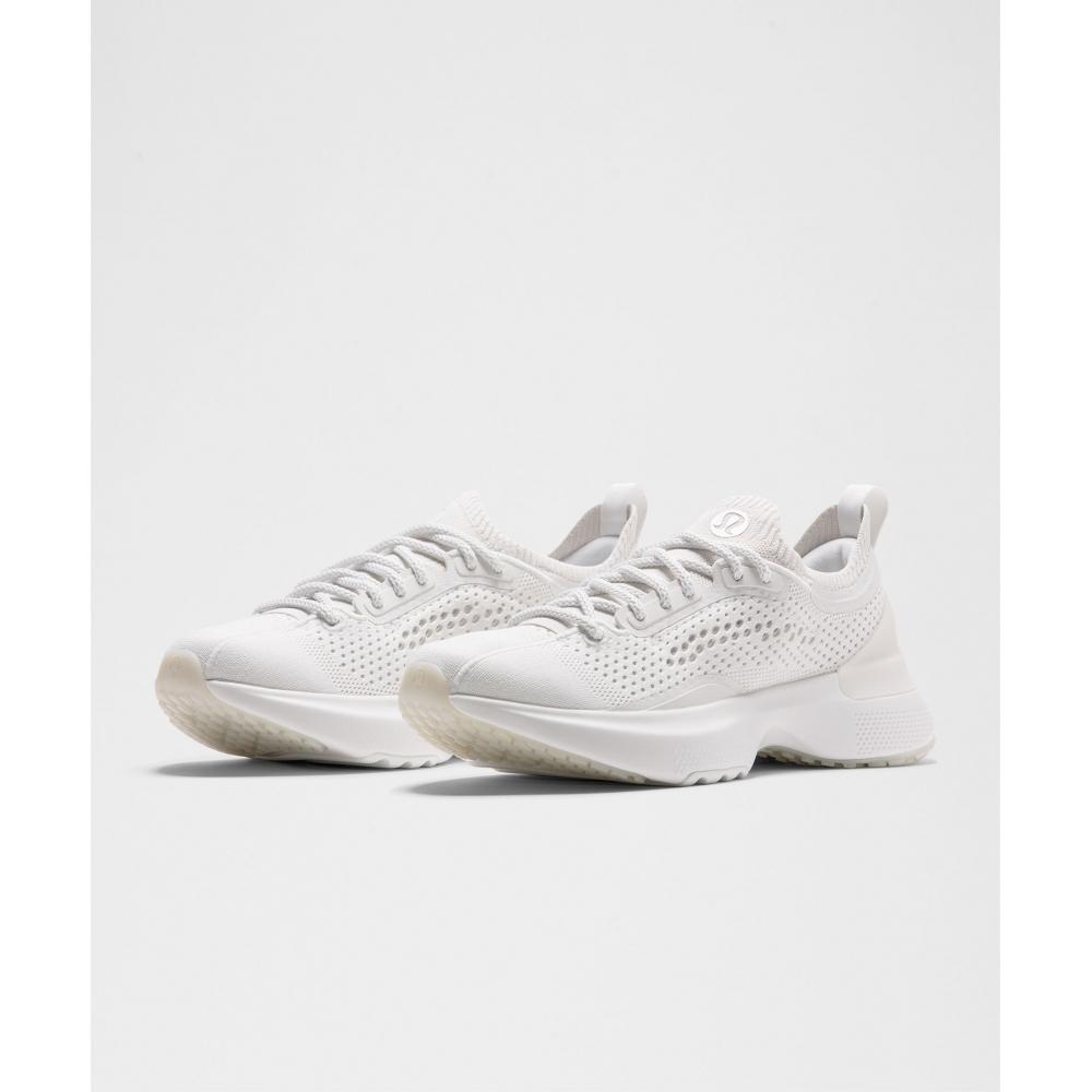 

Lululemon Женские кроссовки Chargefeel 3 для тренировок Light Vapor Light Vapor White 9.5