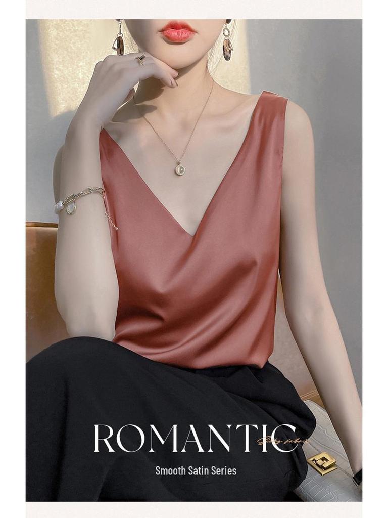 Women's V-Neck Silk Satin Camisole Top - Sleeveless Triacetate Base Layer for Spring.