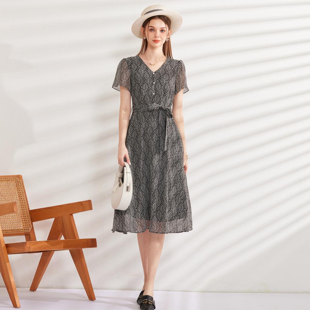French Elegant V-neck Printed Dress for Women In the Summer of 2024, with a Design Sense of Cinching the Waist and Slimming Down. Chiffon Skirt