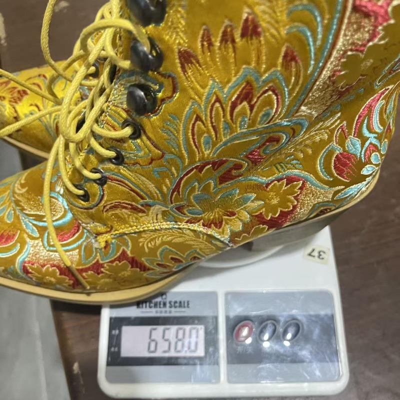 Women's Plus-Size Embroidered Chunky Heel Short Boots - Pointed Toe, Lace-Up, High Heel, Fashion Boots, New Style Chelsea Boots