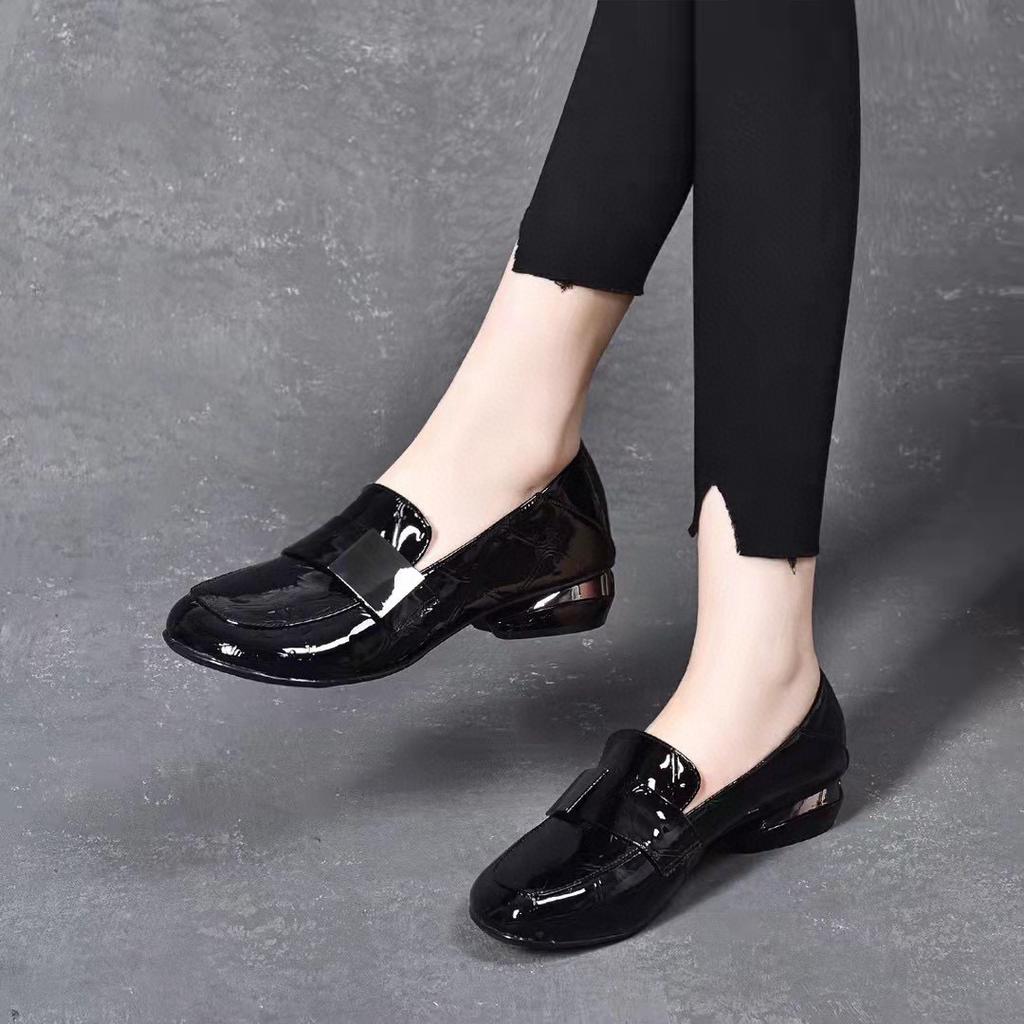 Spring New Embossed First Layer Cow Patent Leather Low Heel Deep Mouth Single Shoes Soft Sole Soft Surface Small Leather Shoes
