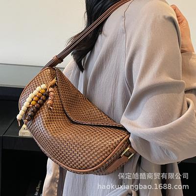 Retro Plaid Large-capacity Bag Women's 2025 New Autumn and Winter Versatile Commuter Messenger Bag Internet Celebrity Shoulder Dumpling Bag